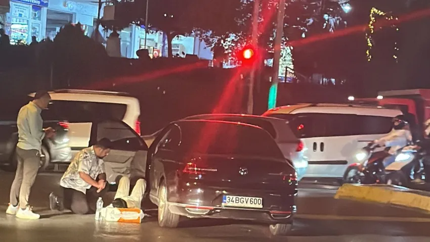 Trafik ışığında motosikletli pusu