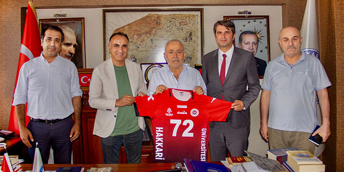 Sportif Faaliyetler'den Rektör Pakiş'e ziyaret