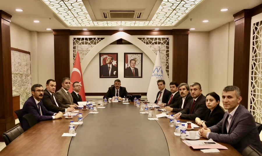 Hakkari'de eğitim yatırım toplantısı yapıldı