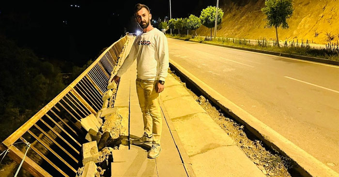 Şemdinli'de çöken kaldırım tehlike saçıyor