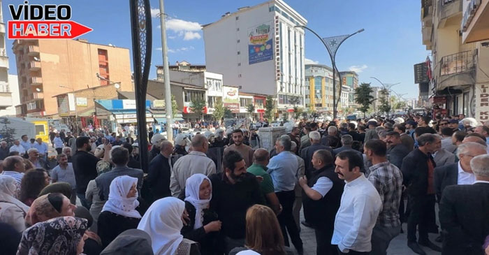 Yüksekova'da basın açıklamasına polis müdahalesi