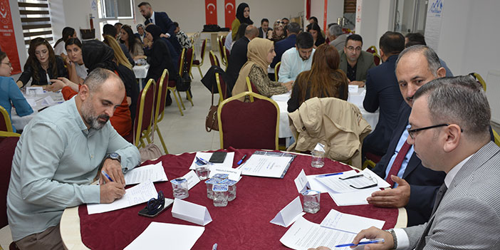 Hakkari'de "Aile Çalıştayı" düzenlendi