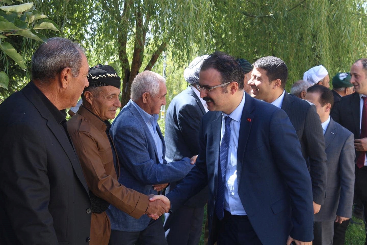 Şemdinli Kaymakamı Ateş köy ziyaretlerini sürdürüyor