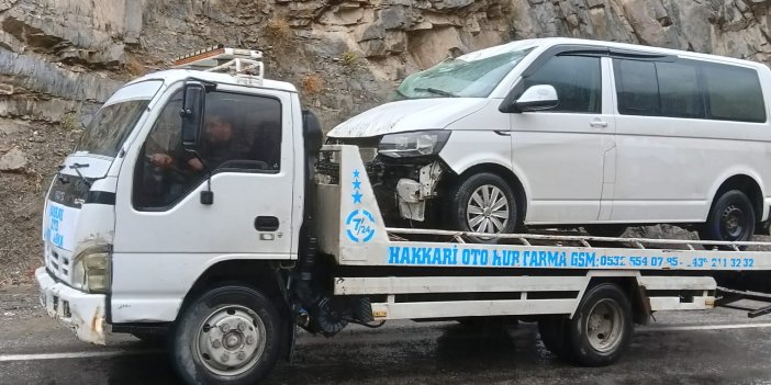Hakkari Van Kara Yolunda kaza 2 yaralı