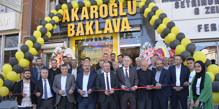 Akaroğlu Baklava Hakkari'de açıldı