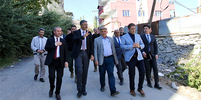 Vali Çelik Gazi Mahallesi sakinlerini dinledi