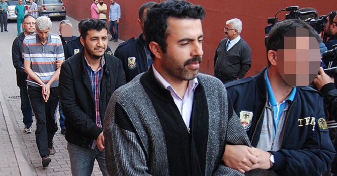 5 eski öğretmen FETÖ'den tutuklandı