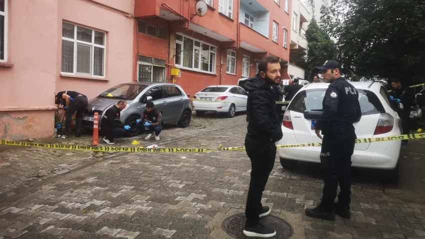 Boşandığı kadına silahlı pusu kurup intihar etti