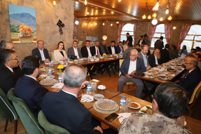 Kütahyalı İş adamlarından Hakkari'ye mesaj!