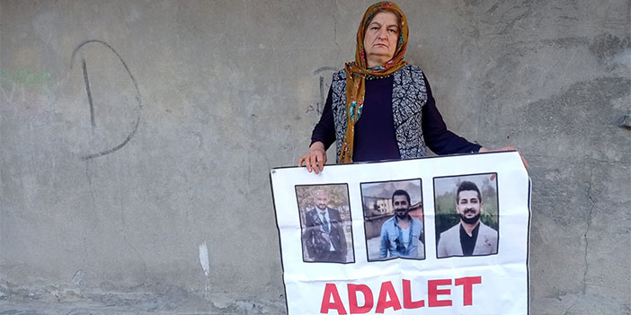 Hakkari'de öğretmenler için adalet nöbeti sürüyor