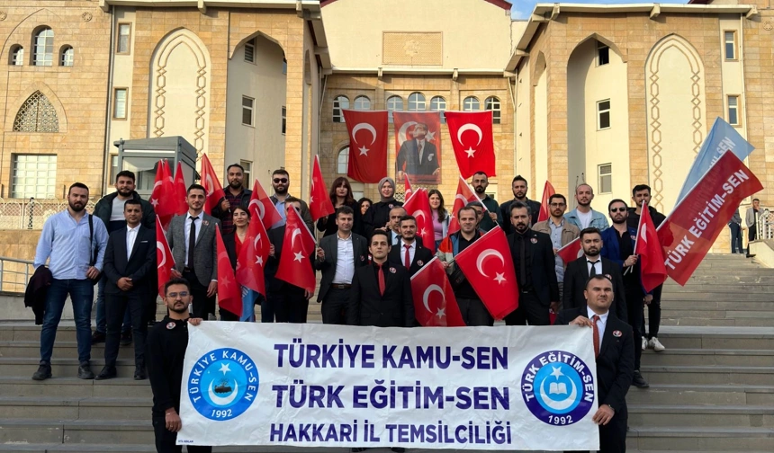 Türk Eğitim Sen Hakkari Şubesinden Cumhuriyet yürüyüşü