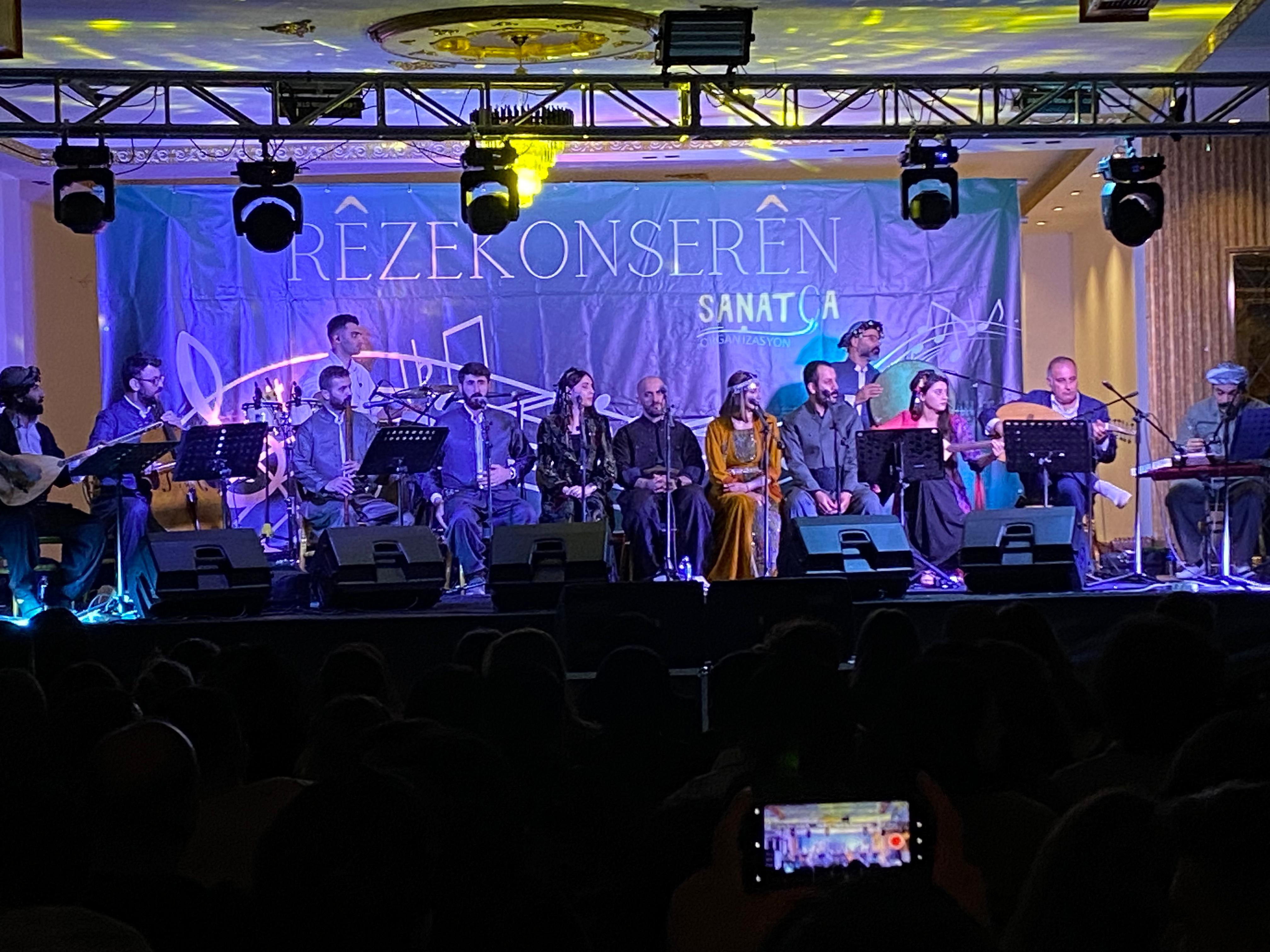 Hakkari'de coşkulu Koma Ma konseri