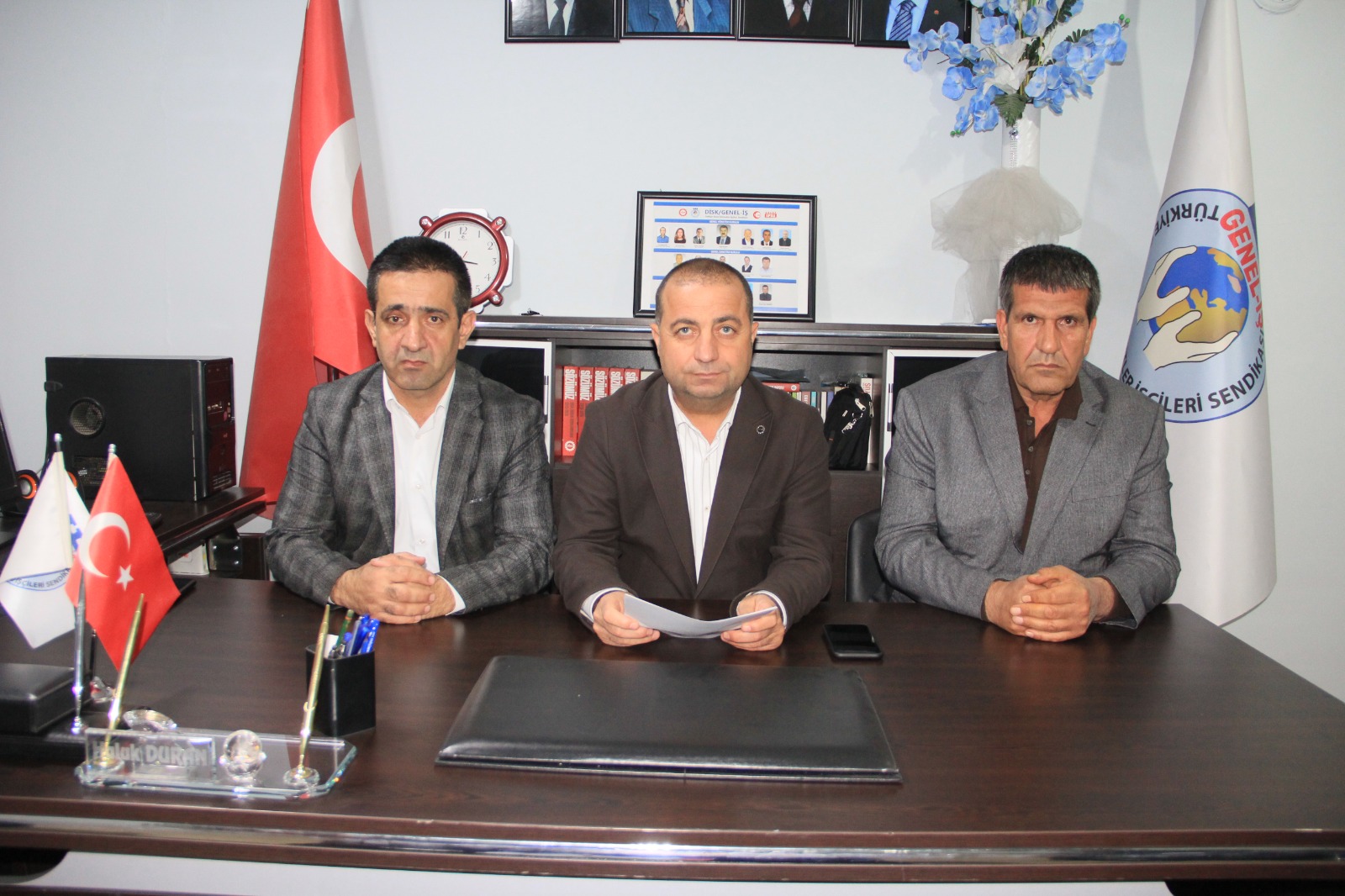 Hakkari DİSK: Vali Çelik’e sendika üyelerine sahip çıkılması çağrısı yaptı