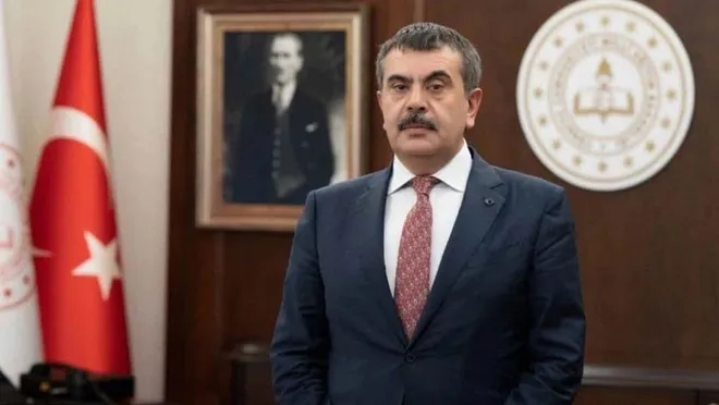Bakan Tekin açıkladı: Okullarda müfredat değişiyor