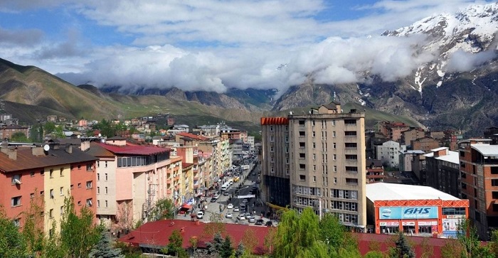 Hakkari'ye yapılacak yatırım askıya alındı