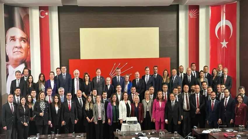 CHP’den 'gölge kabine'li yeni MYK