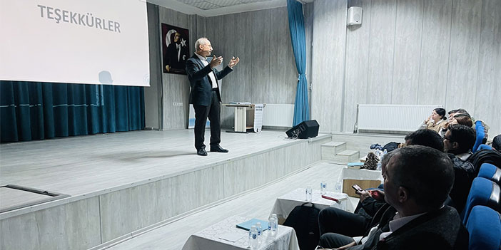 Hakkâri'de "Su, Sucul Yaşam, İklim" konulu söyleşi