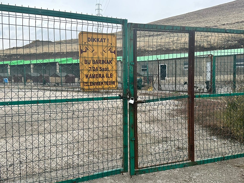 Yüksekova’da Hayvan barınağın kapısına kilit!