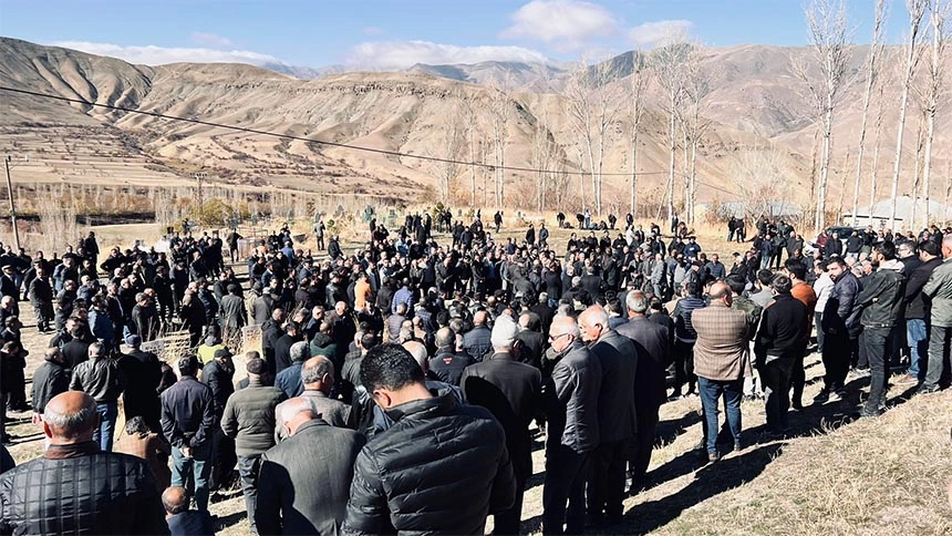 Avukat Safalı, gözyaşları arasında toprağa verildi