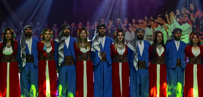 Hakkari Belediyesi Sanat Topluluğundan gösteri!