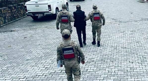 Hakkari'de hükümlü ve aranan kişilere yönelik operasyon: 100 gözaltı