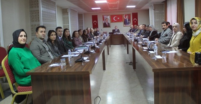 Hakkari’de kadına yönelik şiddet konulu toplantı