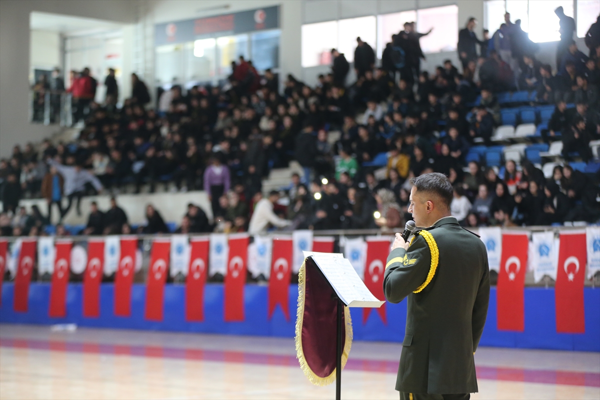 Askeri bando takımı, Hakkari'de konser verdi