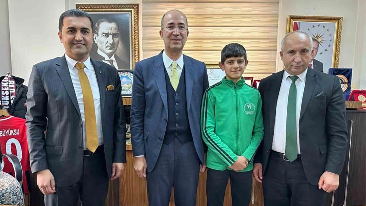 Başkan Büyüksu, Türkiye şampiyonu olan Bülent Düzen’i ağırladı