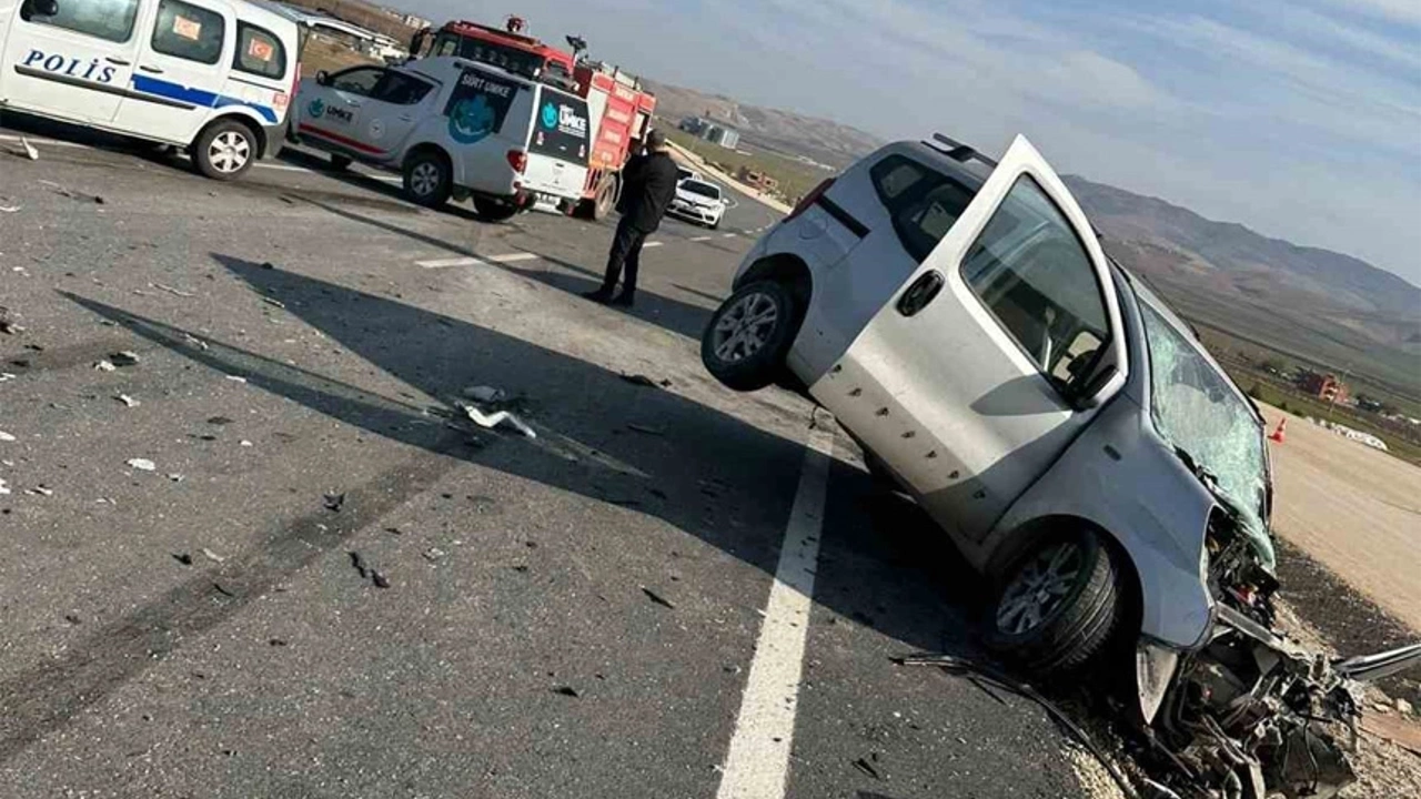Zincirleme kazasında 2 kardeş hayatını kaybetti