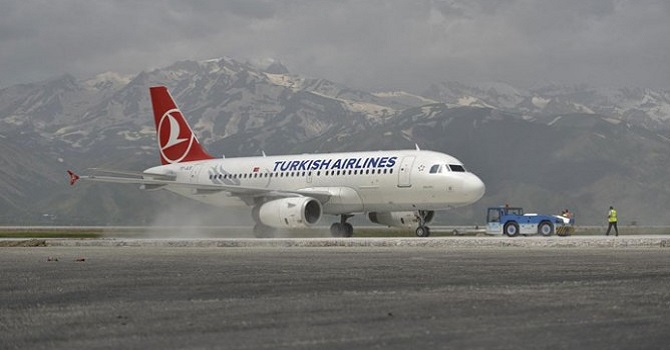 Yüksekova'da uçak seferleri İptal edildi