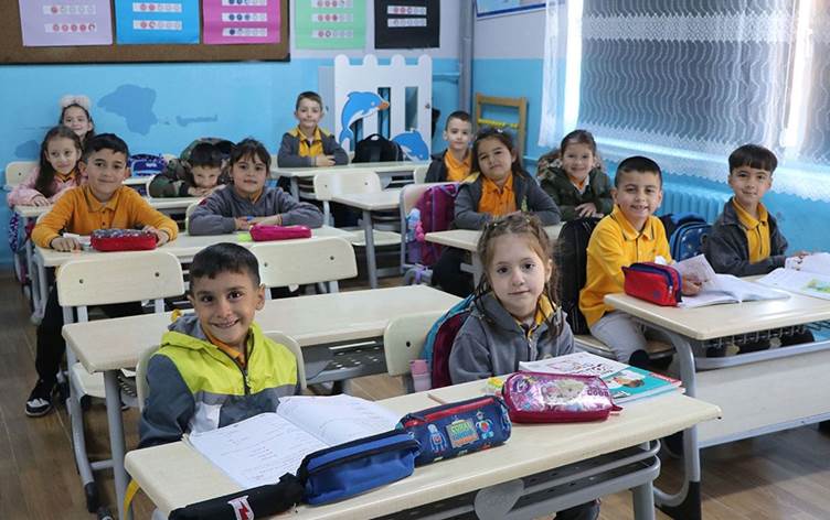 MEB ‘sınıf annesi’ uygulamasını kaldırdı