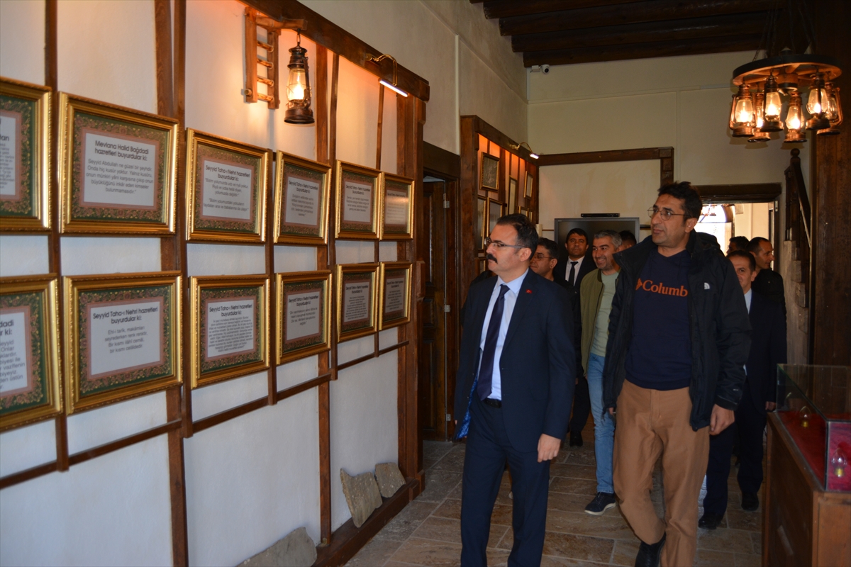 Şemdinli Kaymakamı Ali Ekber Ateş, Nehri köyünü ziyaret etti