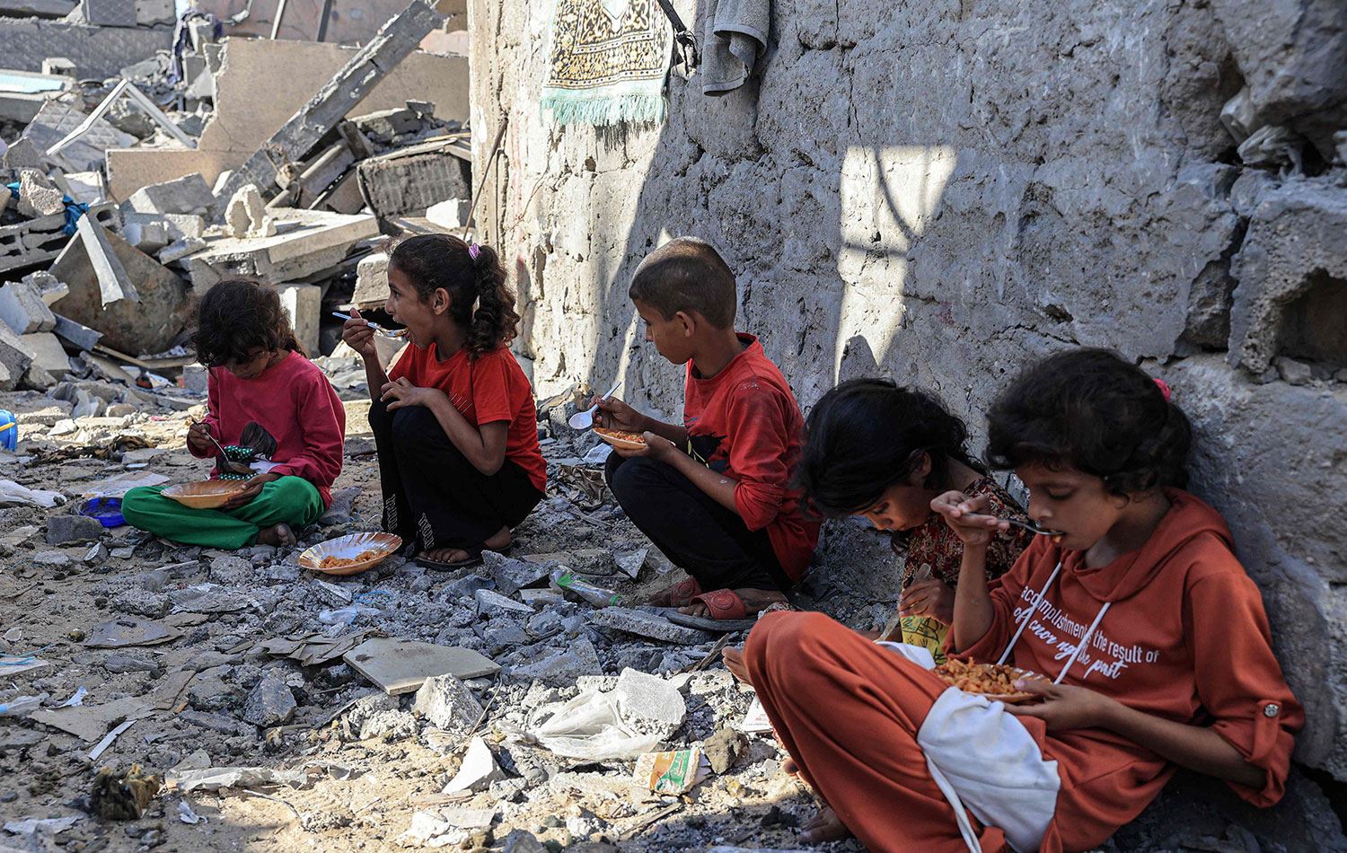 Gazze'de ölü sayısı 17 bin 700'e yükseldi