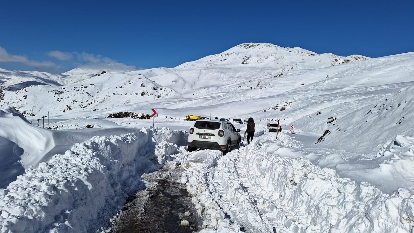 Hakkari Valiliği'nden Durankaya yolu uyarısı