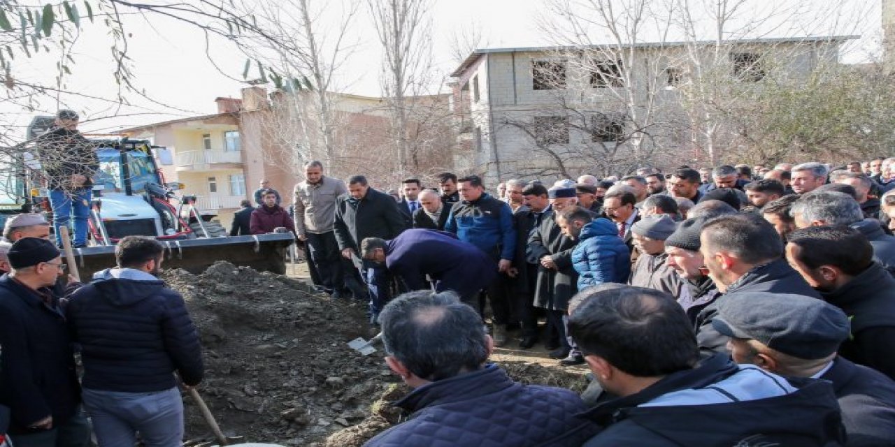 Vali Çelik, Seyfi Gültekin' nin cenaze törenine katıldı