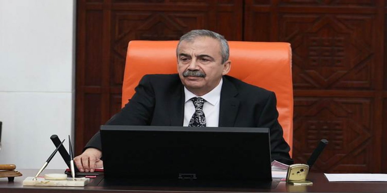 Sırrı Süreyya Önder hastaneye kaldırıldı