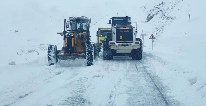 Ekiplerin kar mesaisi devam ediyor