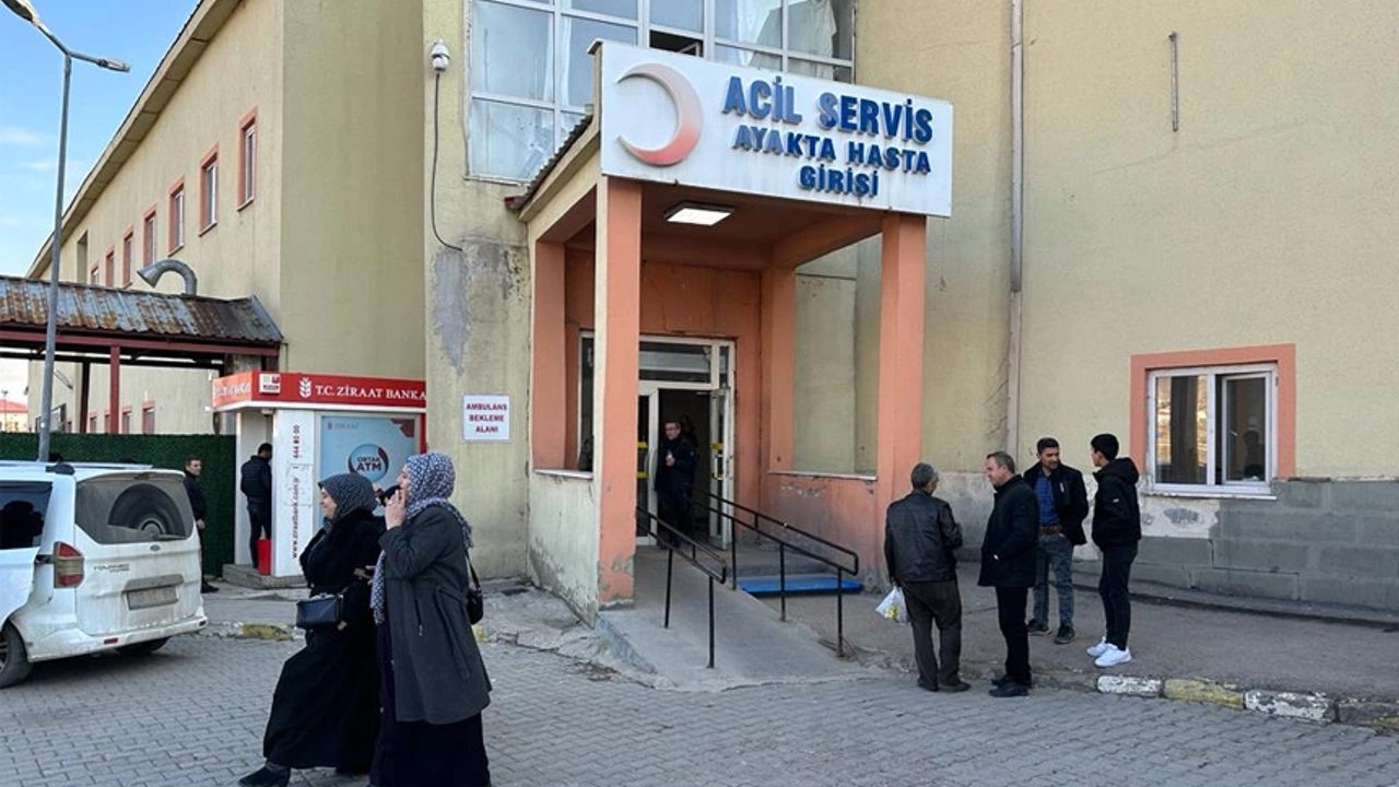 Yüksekova Devlet Hastanesi hizmette yetersiz kalıyor