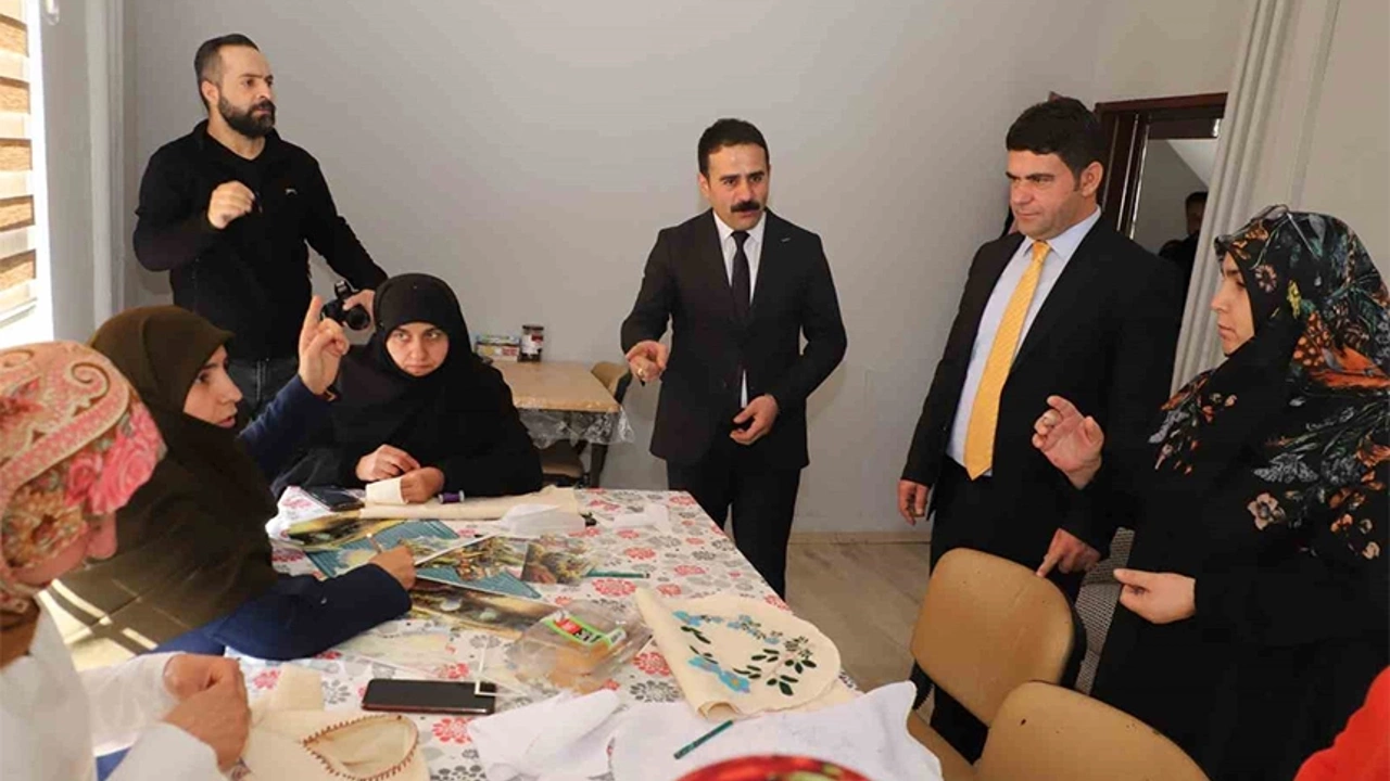 Hakkari'de kadınlar okuma-yazma öğreniyor