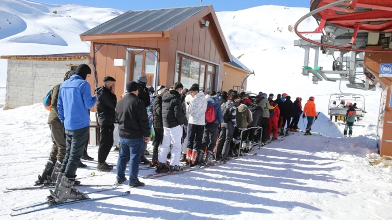 Hakkari Merga Bütan Kayak Merkezi'nde tatil yoğunluğu