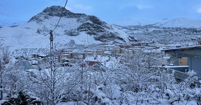 Hakkari'de, 284 yerleşim yerinin yolu kardan kapandı