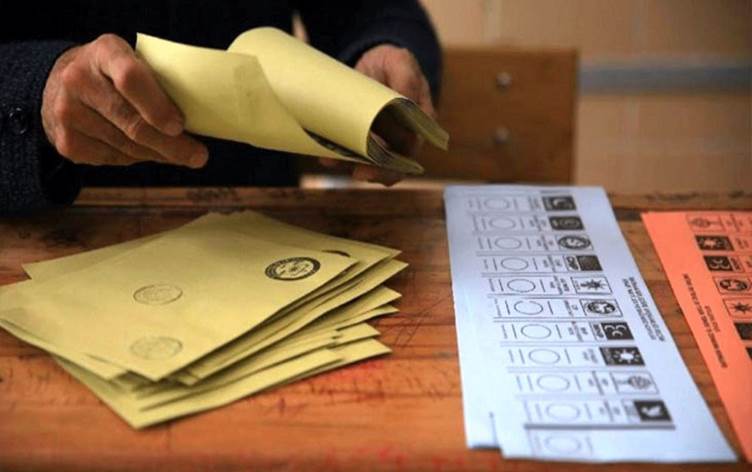 Bir parti yerel seçimlerden çekildi!