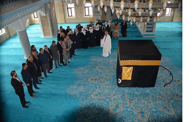 Umre yolcuları için seminer düzenlendi