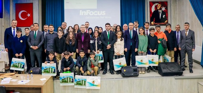 Hakkari’de bilgi yarışması il finali yapıldı