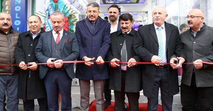 Hakkari’de 'Teknoloji Dünyası' hizmete açıldı