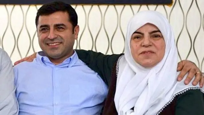 Rahatsızlanan annesini ziyaret eden Selahattin Demirtaş yeniden cezaevine götürüldü