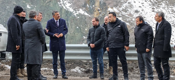 Vali Çelik, Heyelan Bölgesinde İncelemelerde Bulundu
