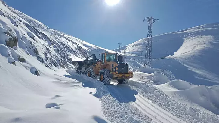 Hakkari'de kar çalışması sürüyor