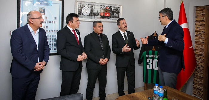 Vali Çelik'ten, Hakkari Esnaf ve Sanatkarlar Odalar Birlik Başkanlığına ziyaret