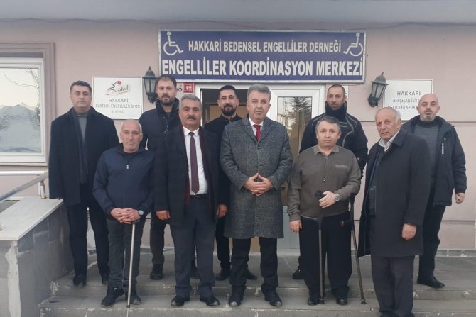 Başkan adayı Özbek, ziyaretlerini sürdürüyor